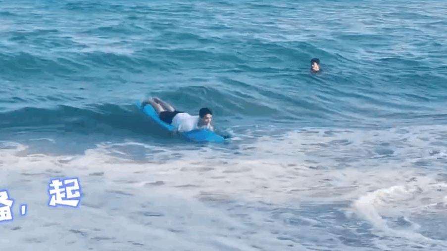 龚俊赚钱的图,龚俊一天能赚多少钱