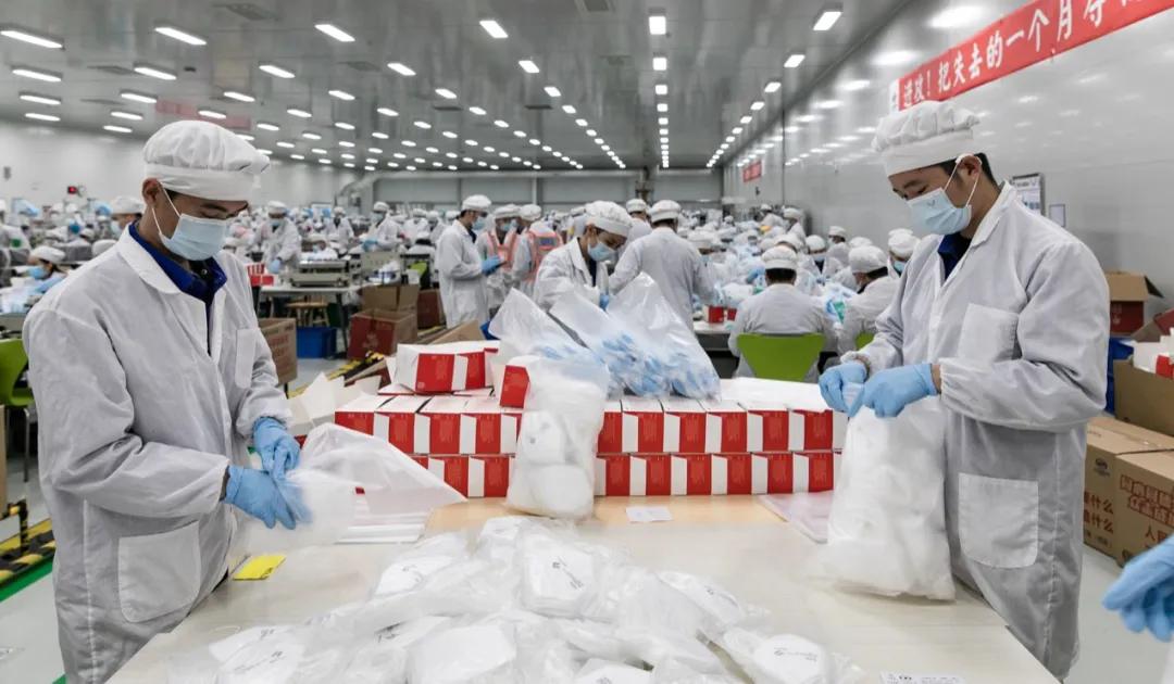 各国派飞机来中国拉物资,全球停摆的节奏