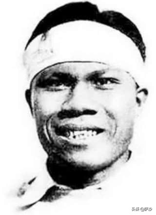 抗日时期国足,从足球场到战场