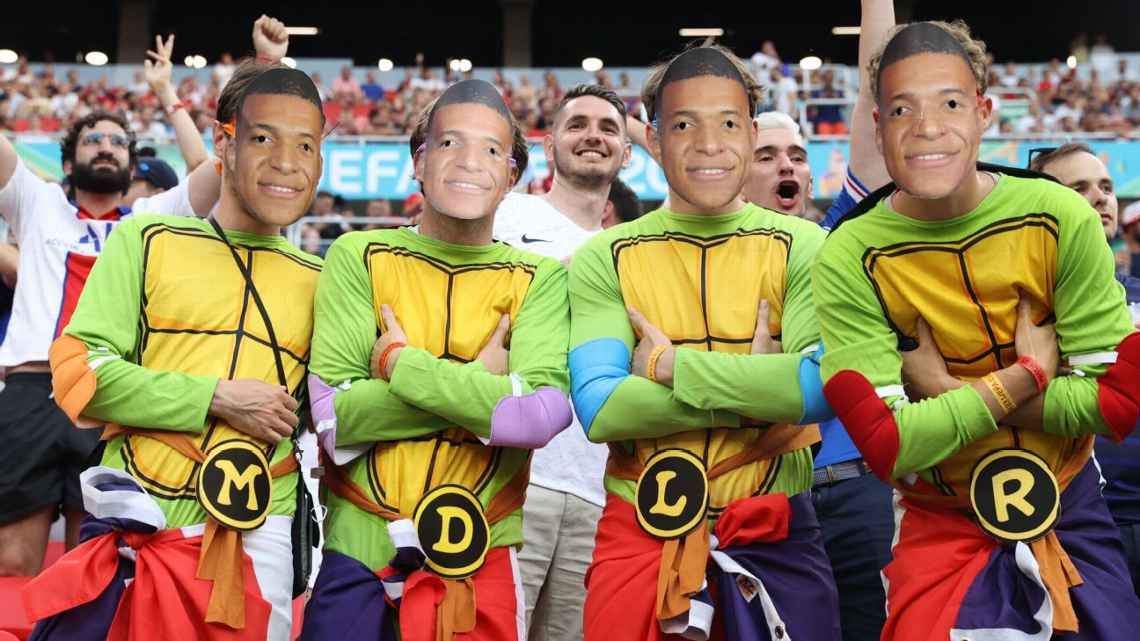 欧洲杯第2轮荷兰球迷聚集,2020欧洲杯德国球衣球迷