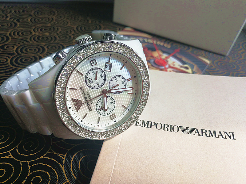 阿玛尼女表满天星1840价格是多少,手表品牌女款平价阿玛尼红色