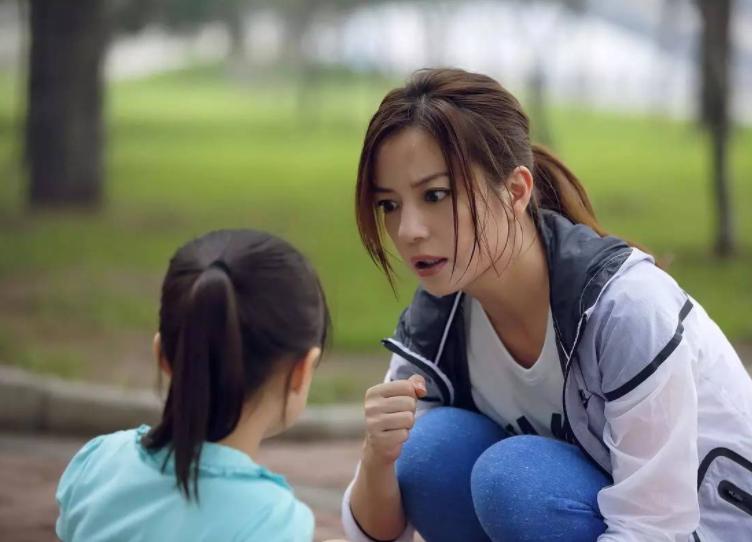 12岁男孩偷妈妈衣服,12岁孩子偷妈妈手机