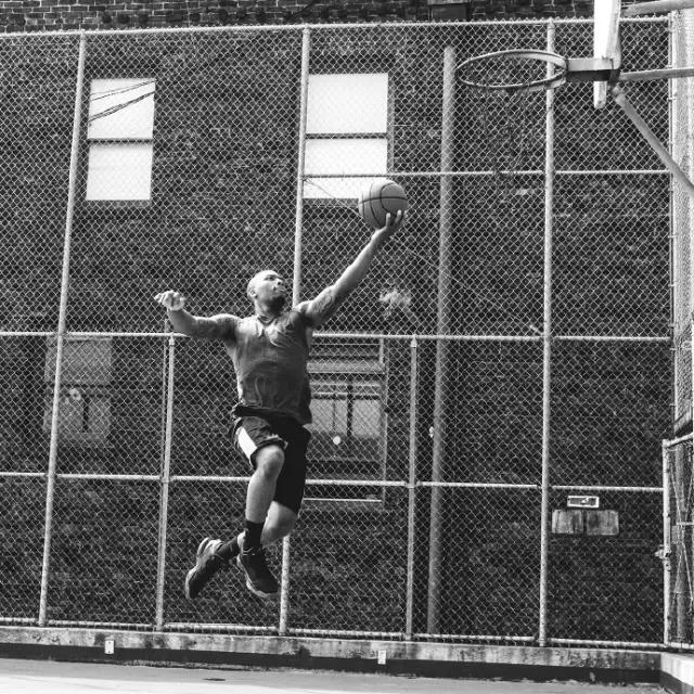 想要打好篮球要多强壮,如何在打好篮球的同时好好学习