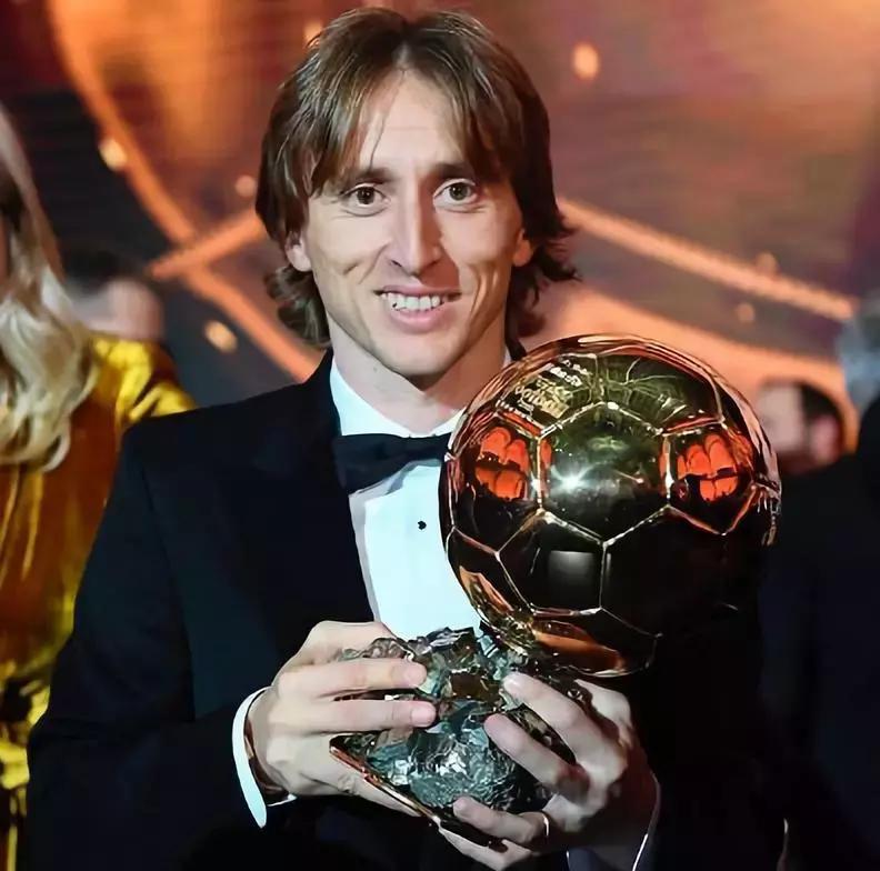 对，2018年的世界最佳，就是他