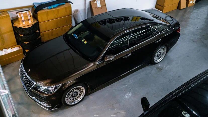 丰田锐志为什么那么贵,丰田锐志老款值得买吗