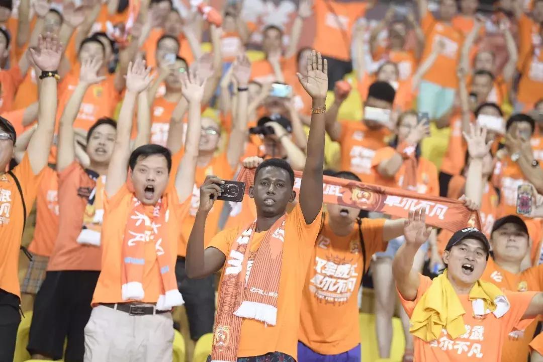 武汉卓尔4比3逆转广州富力,武汉卓尔赢球