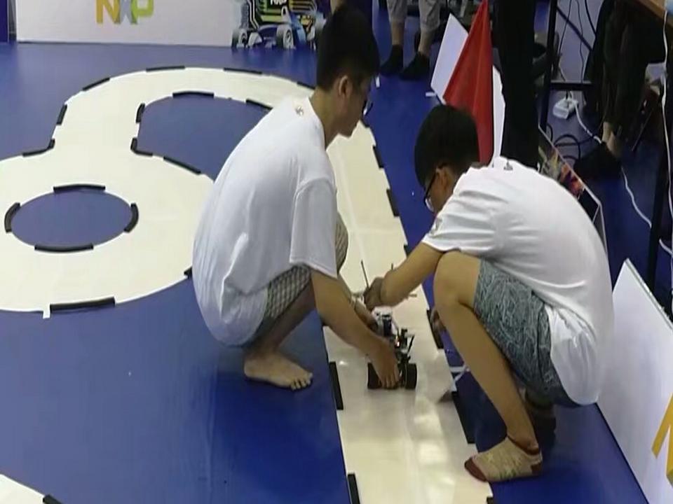 无锡一高校宿舍,成都一大学寝室6名男生上名校