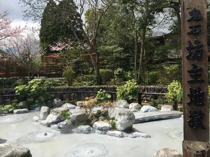 日本地狱谷温泉脏不脏,日本三大温泉之一有名的草津温泉