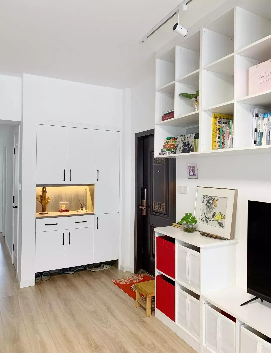 125平简约轻奢风家装设计,137平米客餐厅现代风装修效果图