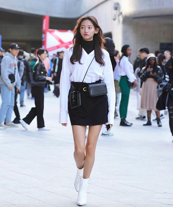 韩国街拍小姐姐穿牛仔外套,韩国时尚穿搭小姐姐上衣裤子