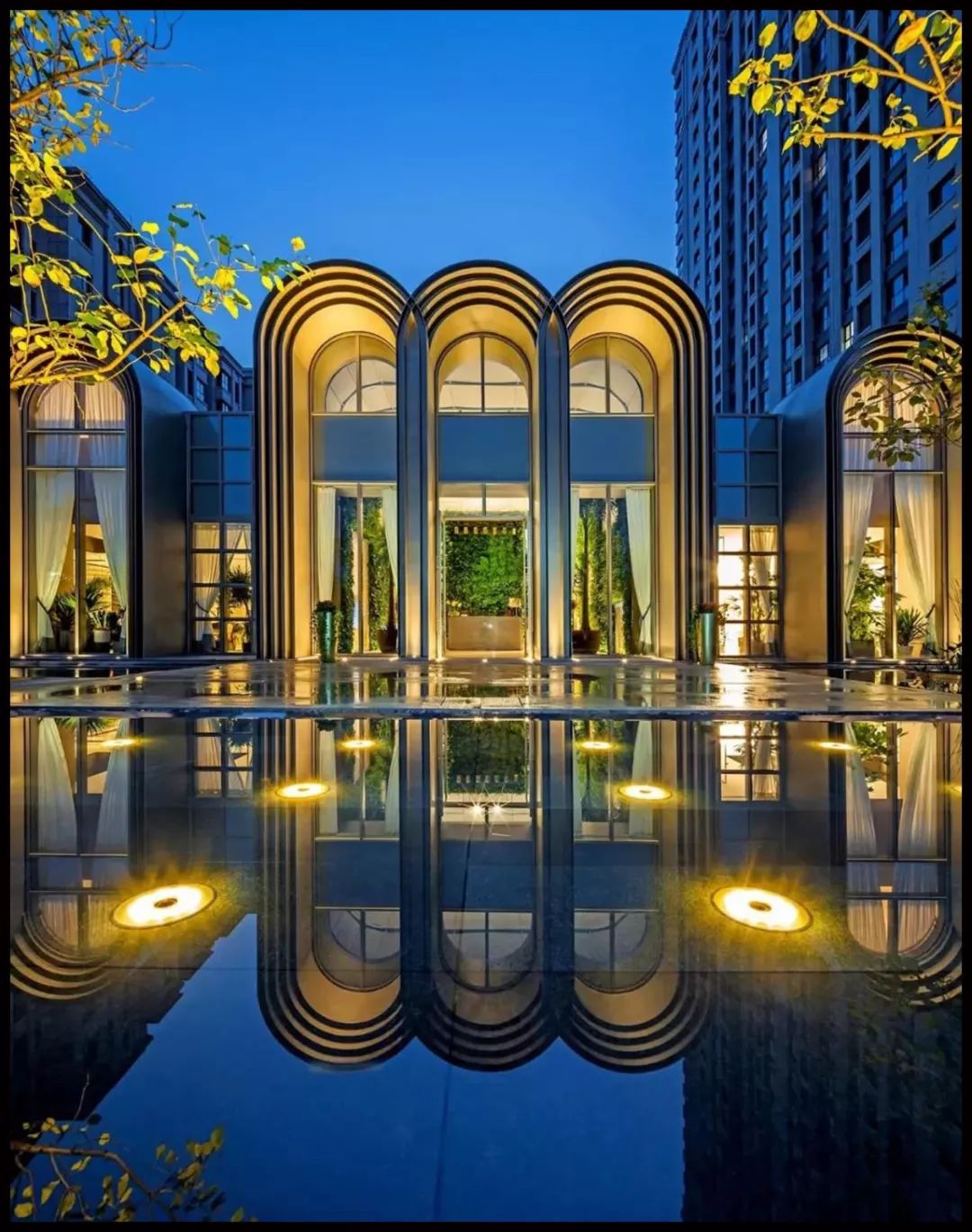 别再见女的就喊美女,见房子就称豪宅,盘一盘上海真正豪宅产品系