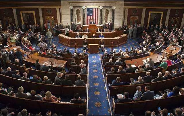 马云挑战世界拳王梅威瑟,马云和梅威瑟打表演赛