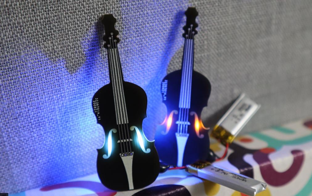 手臂上的小提琴,指尖上的手风琴