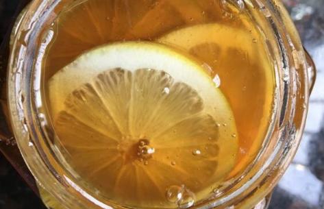 冰糖蜂蜜柠檬水怎么冲泡,柠檬水加冰糖还是蜂蜜好