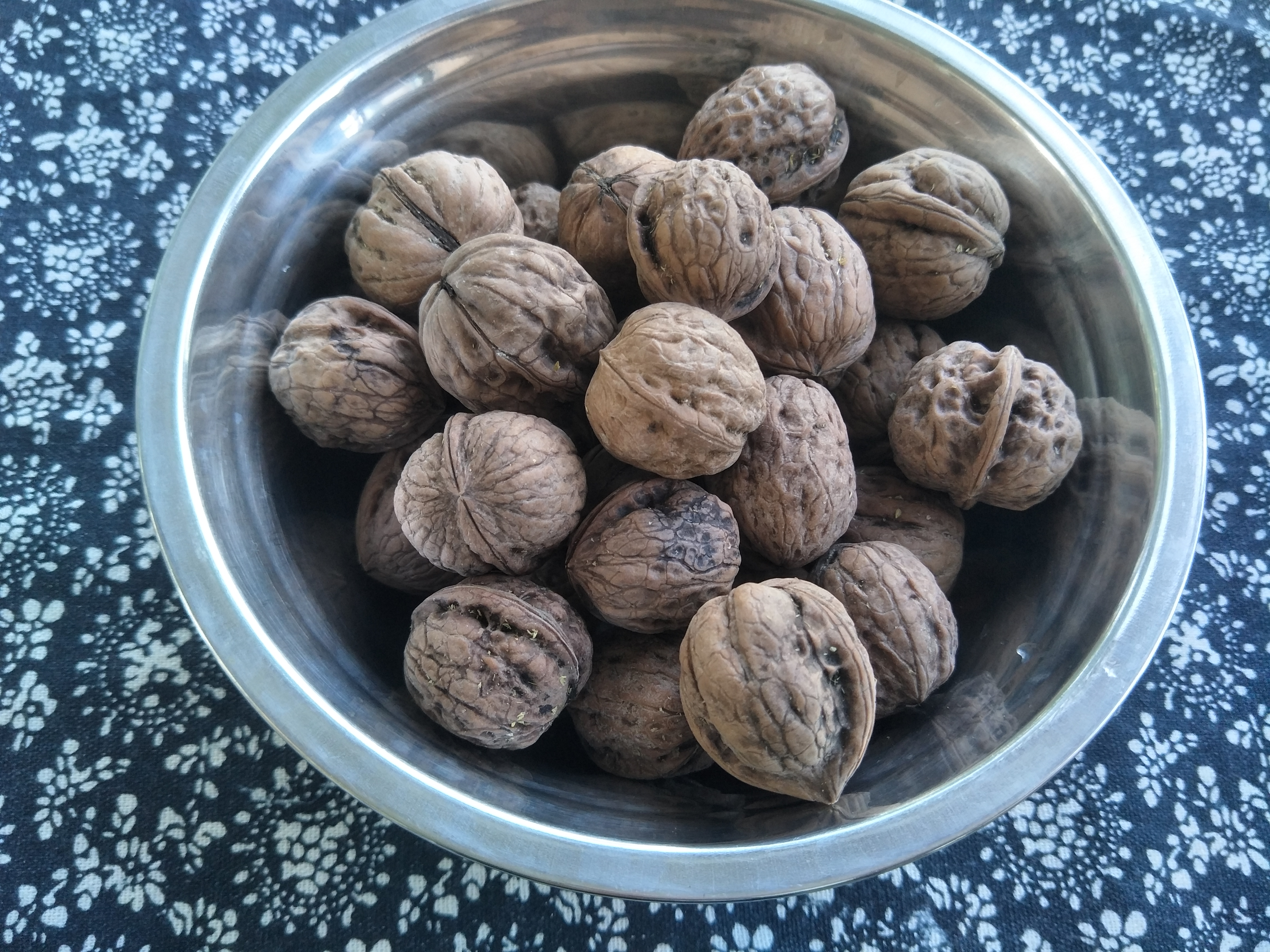 核桃怎么蒸才能脱壳,巧剥核桃上锅蒸的妙招