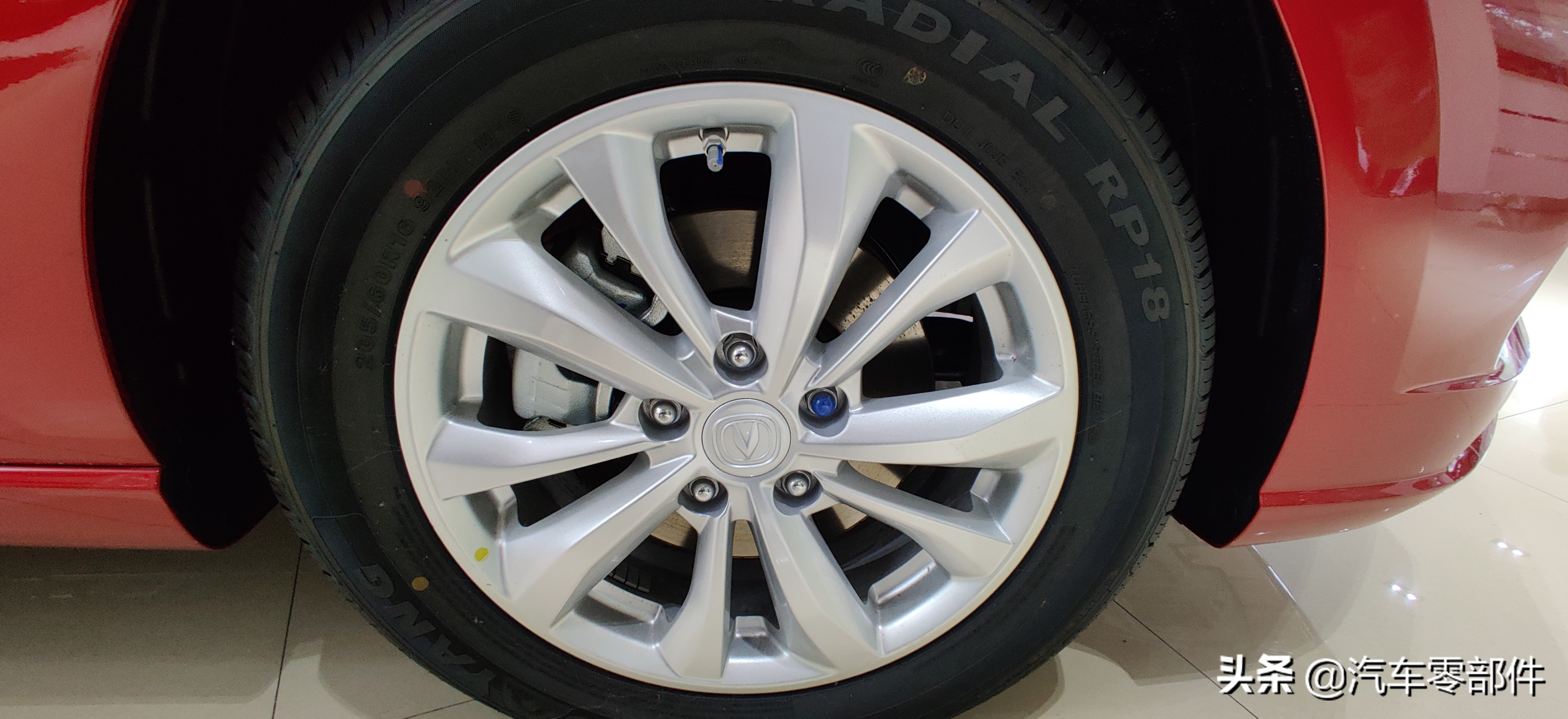 长安逸动plus和55plus选哪个更好,长安逸动plus跟艾瑞泽5plus哪个好