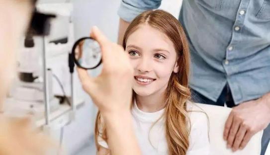 目前控制近视度数有哪些方法,角膜塑形镜停戴后近视度数飞涨