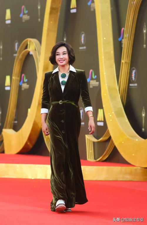 刘晓庆的稀世翡翠,刘晓庆与翡翠的不解之缘