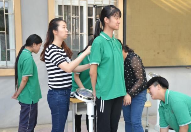 中学生身高标准差范围,初中生年龄身高标准表