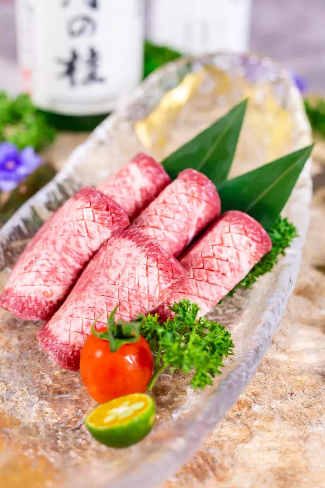 厦门超贵贵贵贵“保姆烤肉”！一口627元！借钱也要来吃……