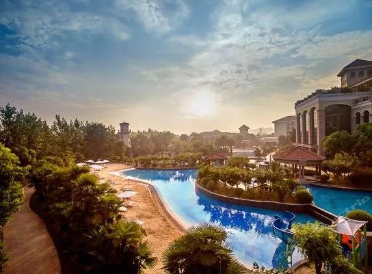 最值得去的游泳池,夏天到了游泳好去处