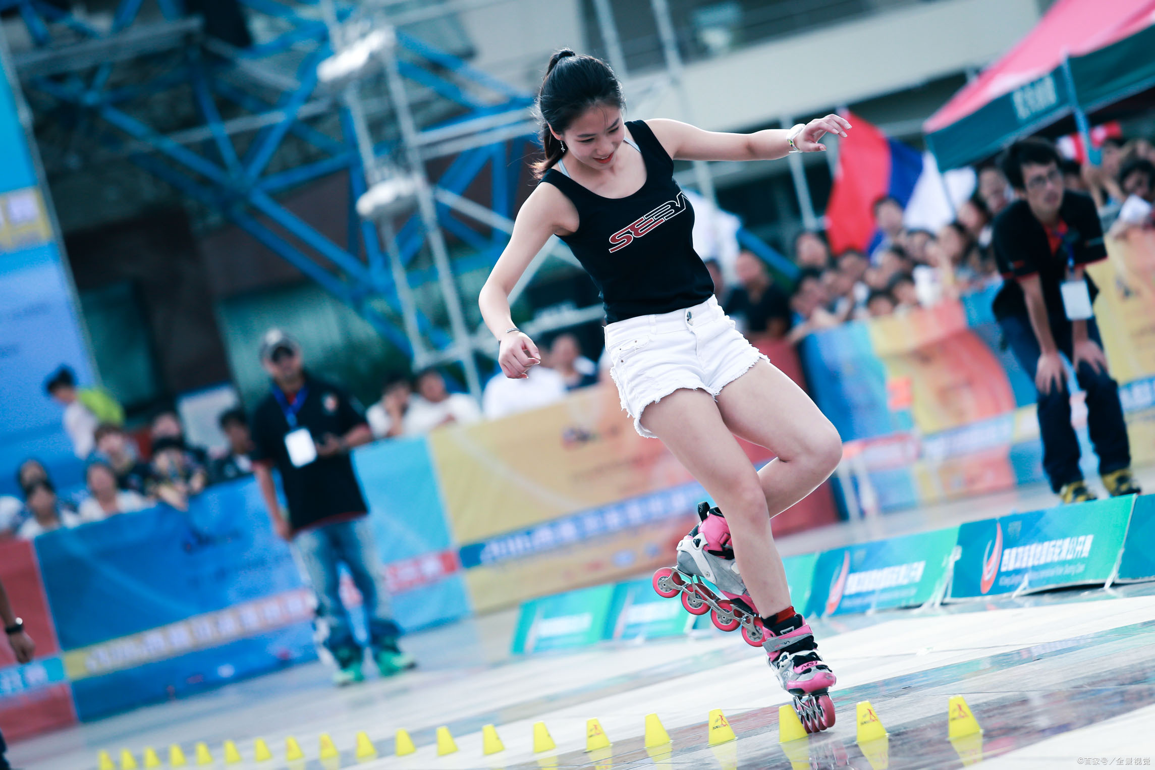 轮滑新手要从哪里开始学,学轮滑怎么学