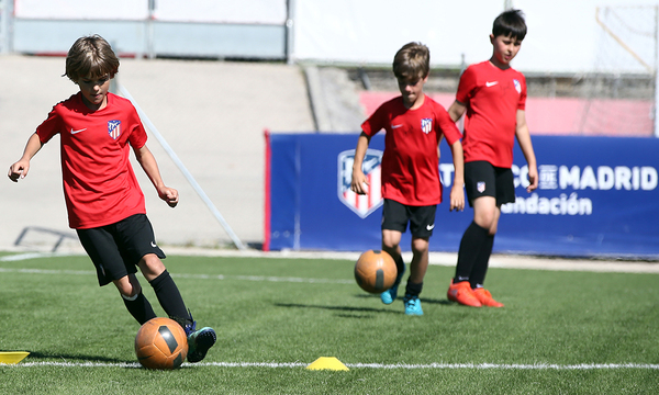 西班牙瓦伦西亚足球训练营,西班牙国家队足球训练营