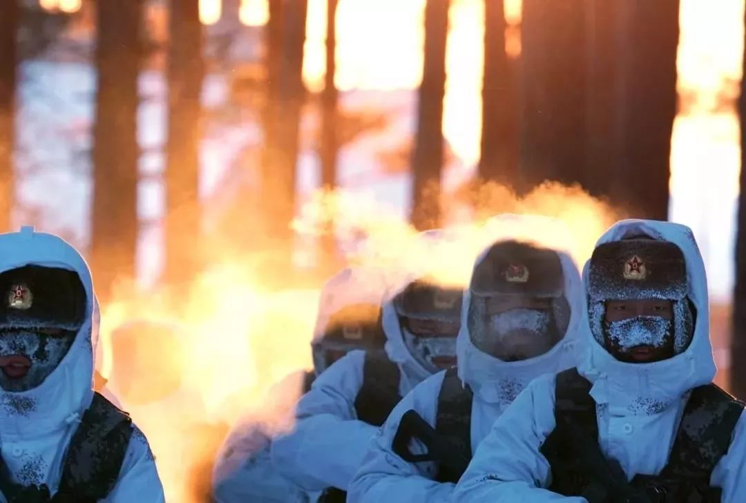 这群硬汉，肌肉不大，却被称为中国的脊梁