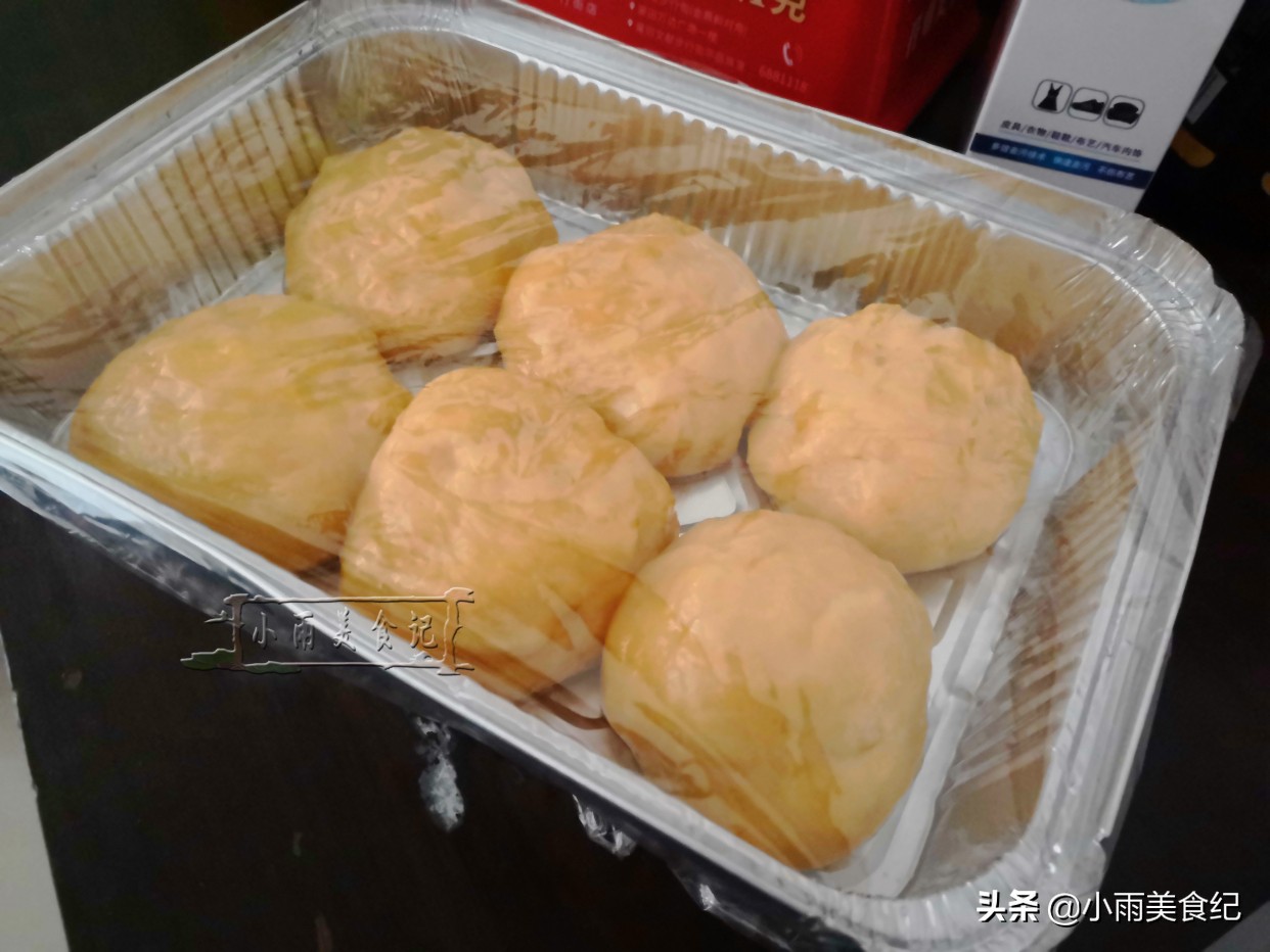 自己在家做烤面包超级简单,烤面包的过程真的很治愈