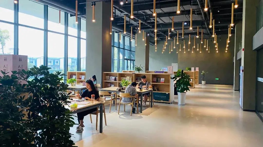 双流这5家高颜值网红书店，治愈了无数打工人的心灵