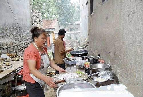 农民不想外出打工可以在家做什么,不想外出打工的农民有这三个出路