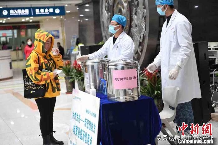 探访“甘肃方剂”煎药室：从早“熬”到晚每包药熬煮逾1小时