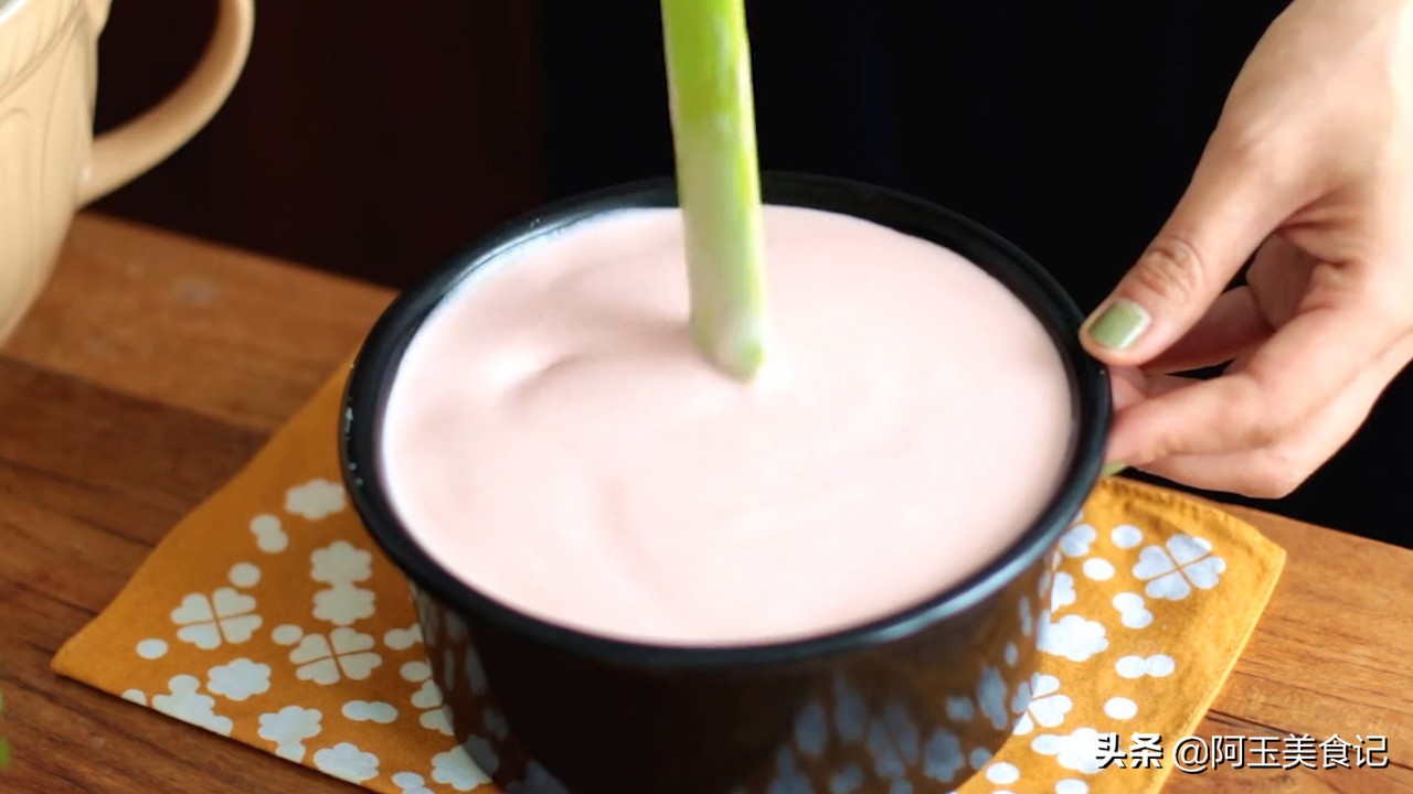 淡奶油和面粉做蛋糕视频,奶油蛋糕用什么面粉做好吃