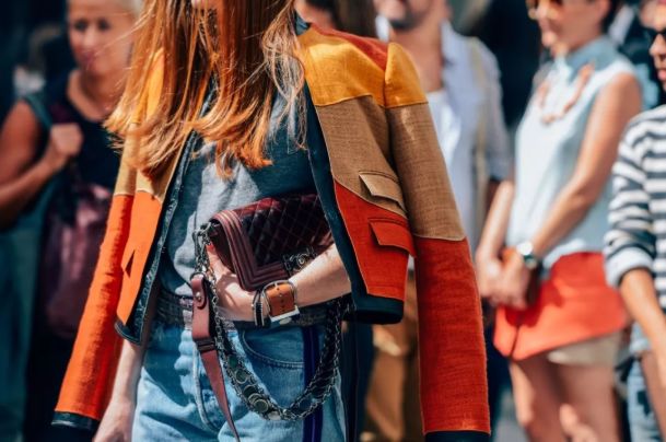 刘雯身穿chanel2018,刘雯香奈儿同款包