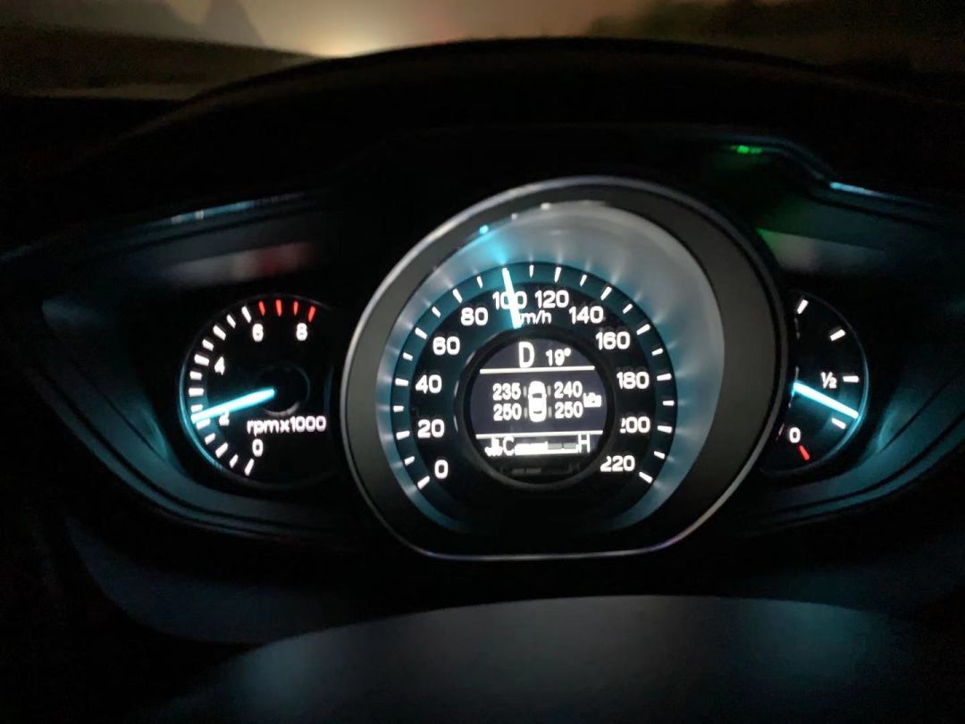 试驾最新款福特福睿斯视频,2018款福特福睿斯手动挡试驾