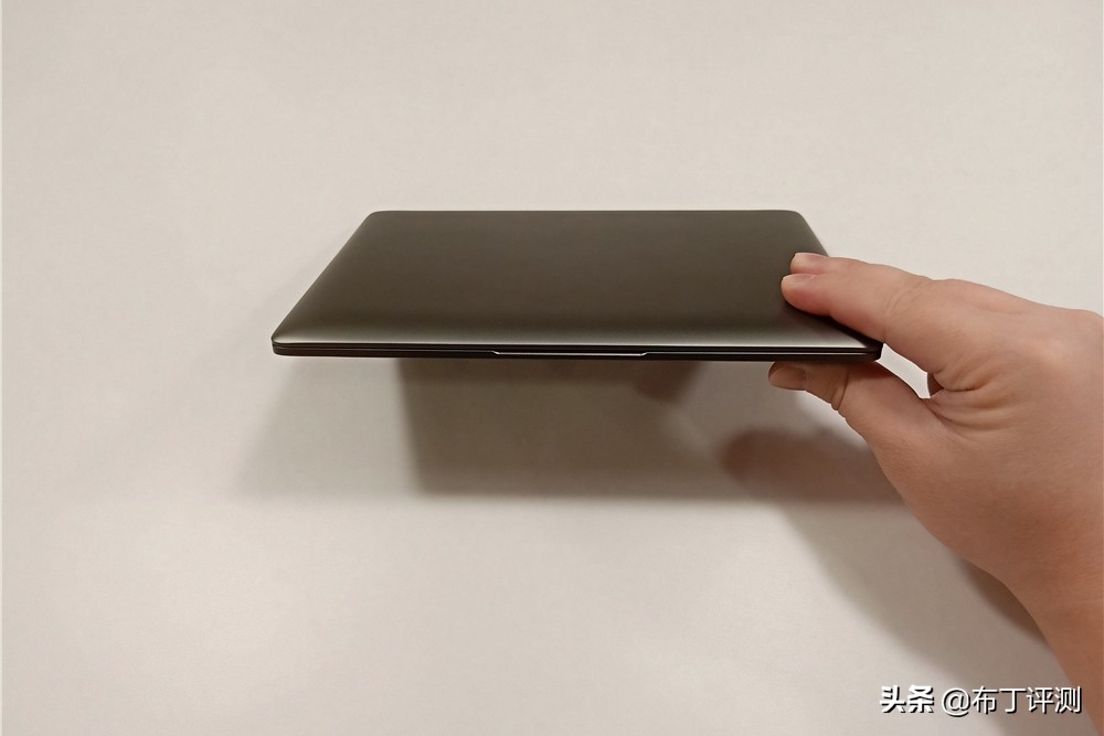 媲美MacBook的颜值和性能，GPDP2Max掌上电脑更实用