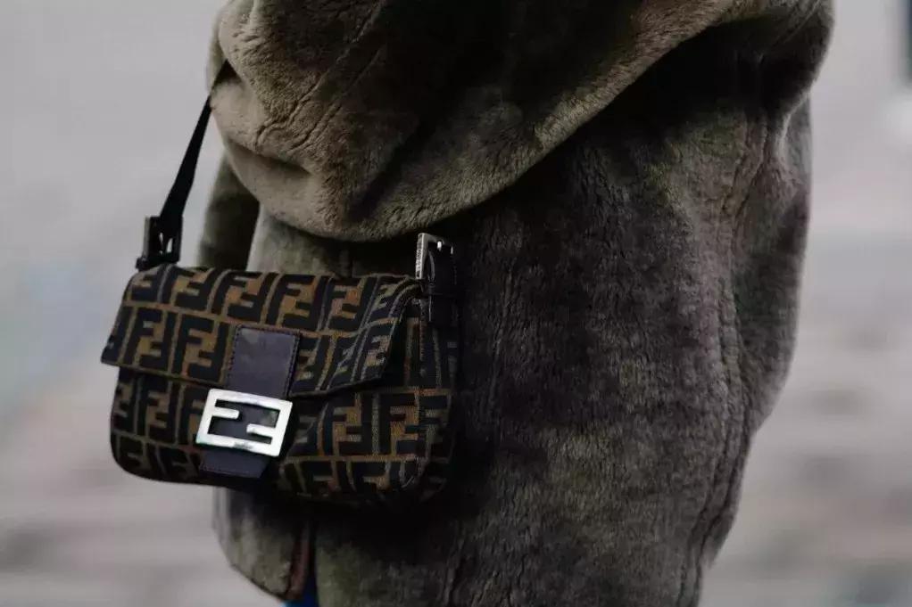 prada包包哪款最火,prada2019年都发布了几款包