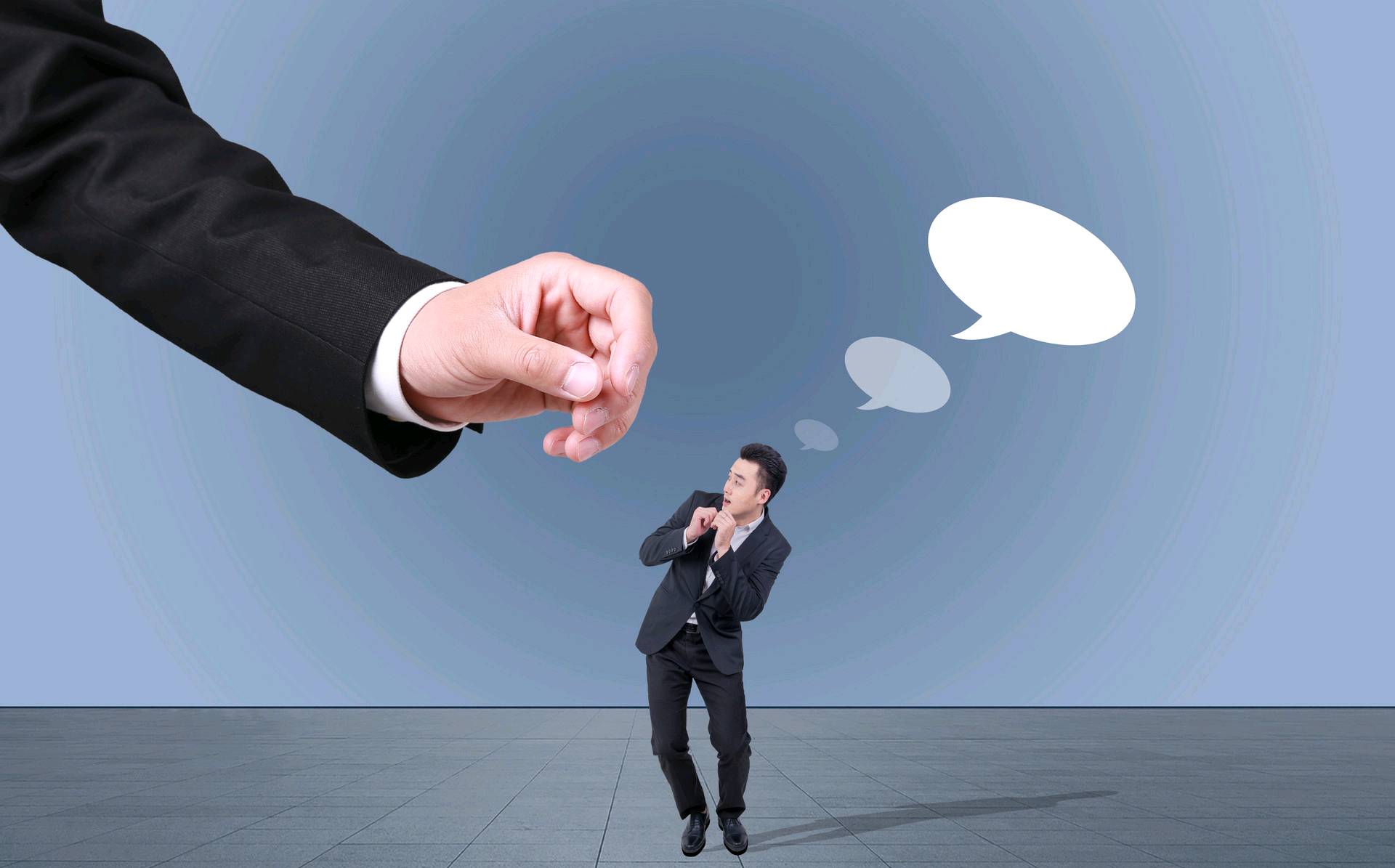 33岁了在银行上班以后如何规划,32岁银行工作要不要辞职