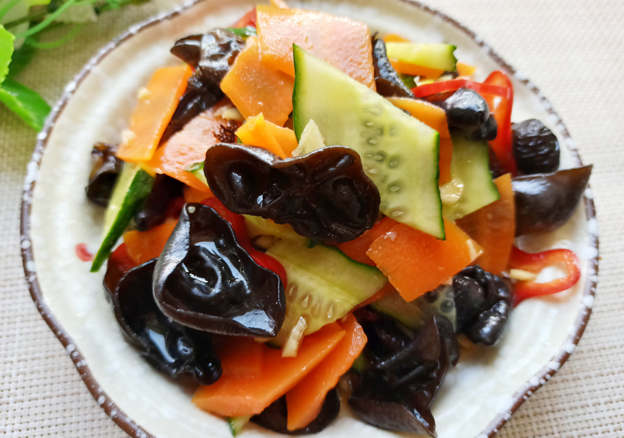 黑木耳怎么做才好吃配啥菜,黑木耳怎么做好吃家常做法