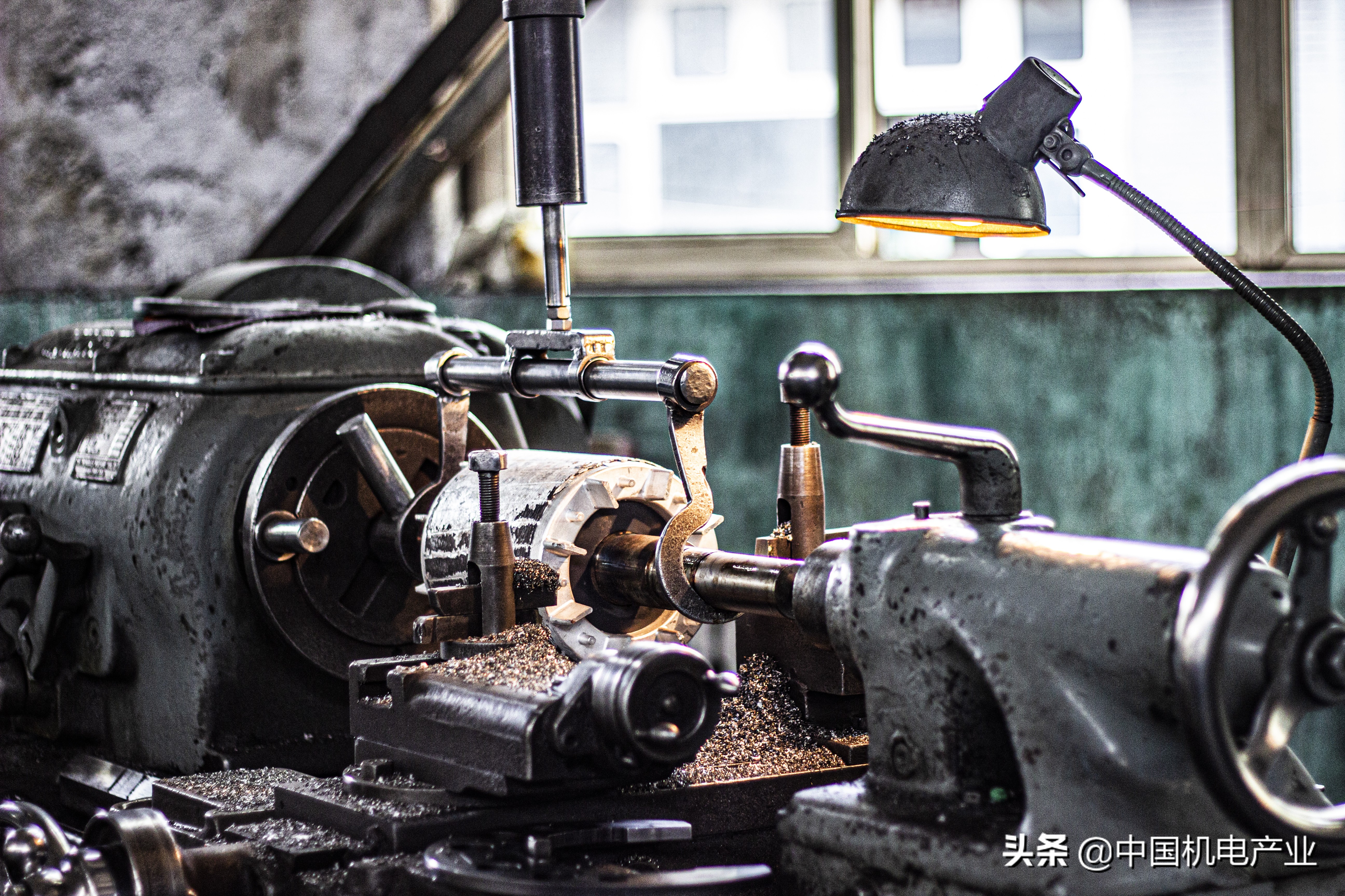 一台电机1000千瓦,一台电动机拖动一台生产机械