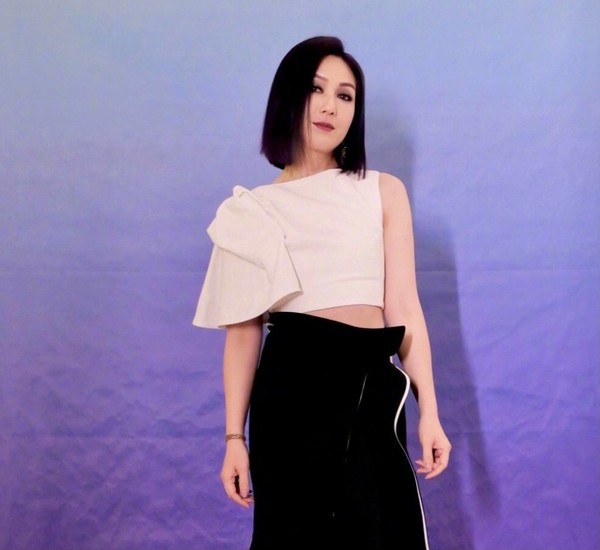 犯太岁！香港天后杨千嬅被指剋煞透出，牛年麻烦多多是非不断