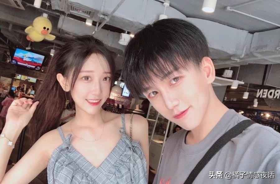 宝马秀恩爱,租别墅炫富网红夫妻