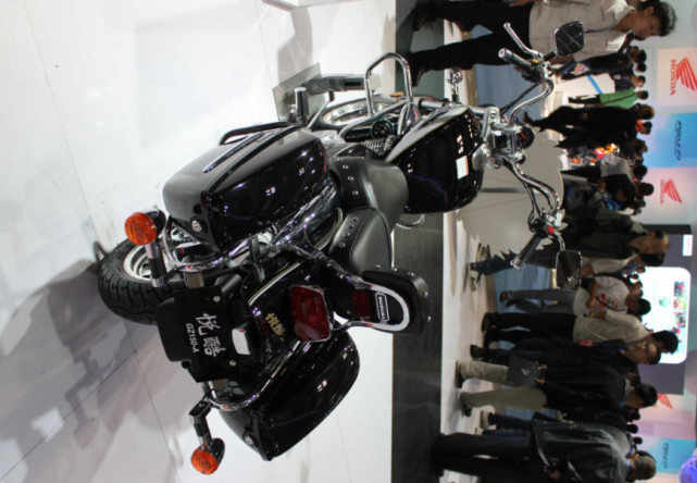 这辆平民版“哈雷太子车”配电喷500公里续航，仅1.18万