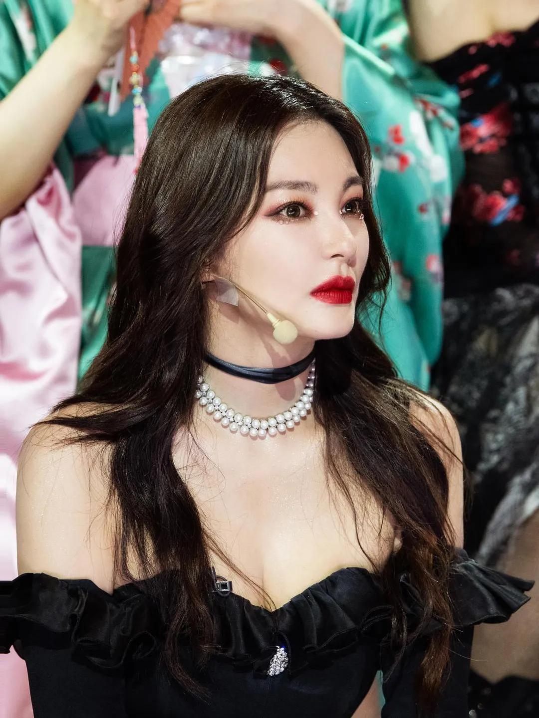 你是什么脸型适合什么发型动画,五官脸型整容