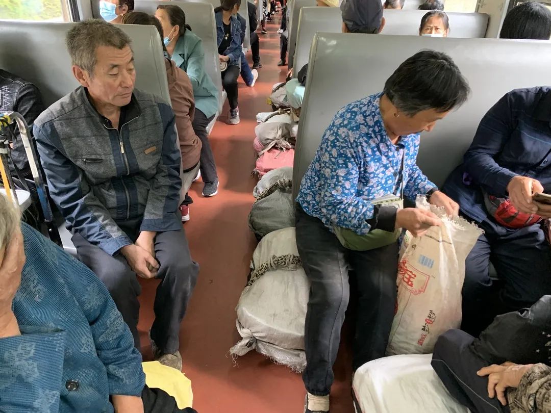 深度|京承线上“小慢车”，跑出老乡幸福路