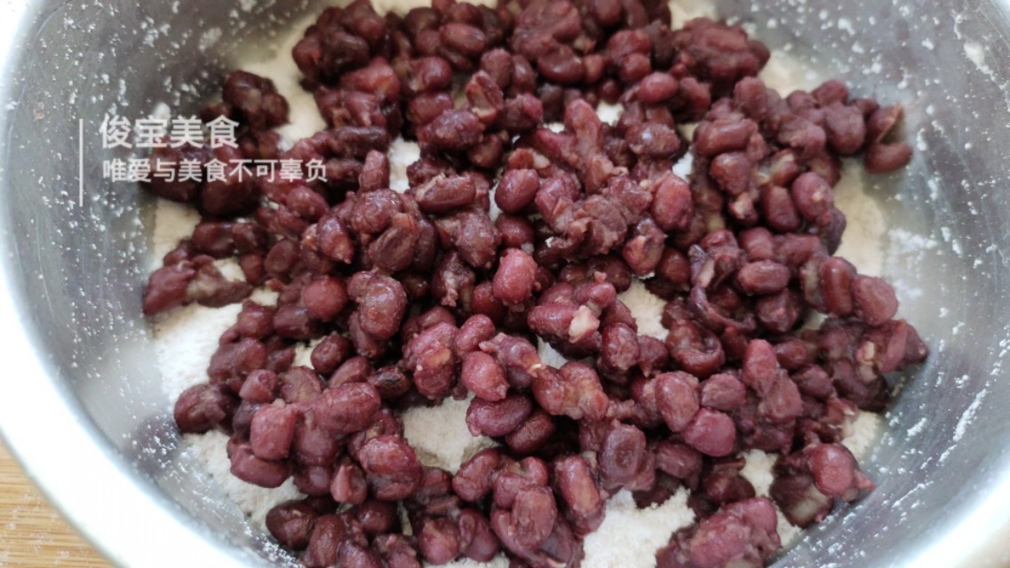 老东北美食教你蒸米糕,蜜豆蒸米糕怎么做好吃