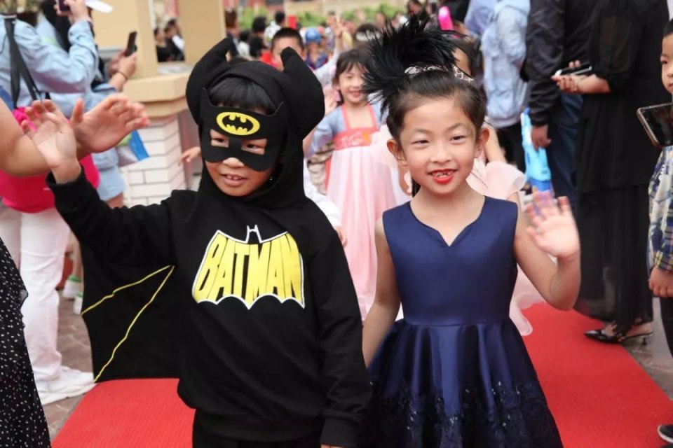 与你童乐优惠团购,兰州碧桂园学校国庆演出