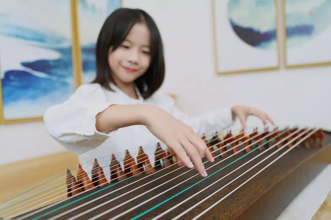 初学古筝应该找什么样的老师,学古筝找老师需要什么条件