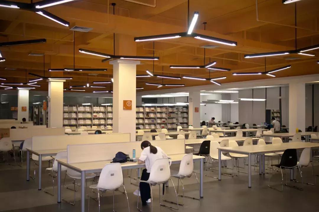 东莞理工学院城市学院新生群,东莞理工学院城市学院英语系