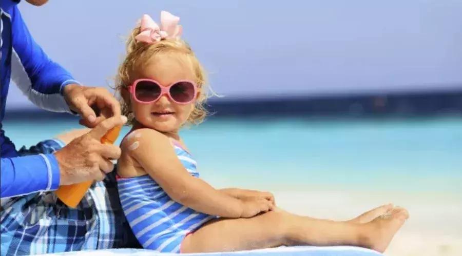 网传防晒霜抗晒实测,网上说的防晒霜真的有用吗